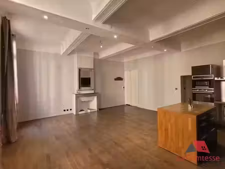 location appartement 3 pièces 80 m² à aix-en-provence (13090)  1 679 €