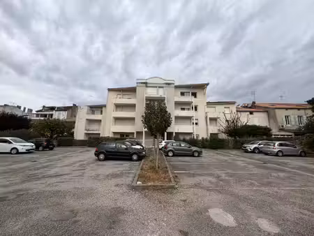 appartement t2 avec terrasse et parking résidence laroudal