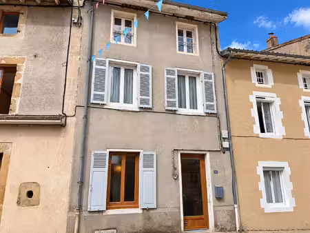 haute vienne -sympathique maison de bourg avec terrasse et jardin  à chateauponsac (87290)