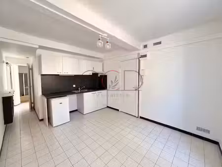 location appartement 2 pièces 27.22 m² à aix-en-provence (13090)  670 €
