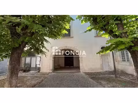 exclusivité foncia  t2 rez-de-chaussée  34.48 m2 habitables  centre historique
