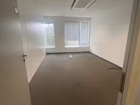 location bureaux 15m² à 71m²