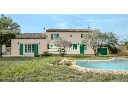 entraigues sur la sorgue maison 220 m² avec piscine 2800 m² de terrain