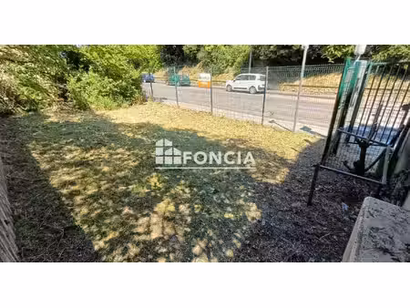 carpentras – terrain constructible de 400 m² en zone urbaine