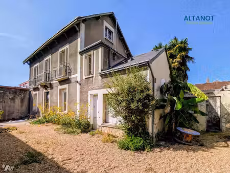 immeuble 318m² - hangar 180m² -