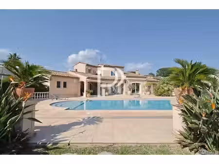villa de luxe à vendre à le plan-de-la-tour