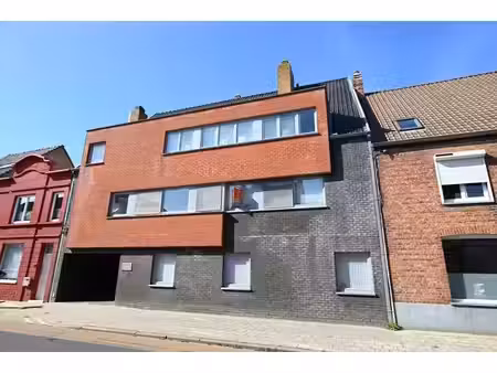 ruim (113m²) én recent (2006) appartement met mooi terras...