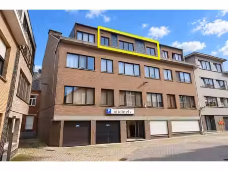 opgefrist 1-slaapkamerappartement in hartje zottegem