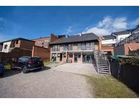 spacieux espace de bureaux de 200m² en parfait état avec par