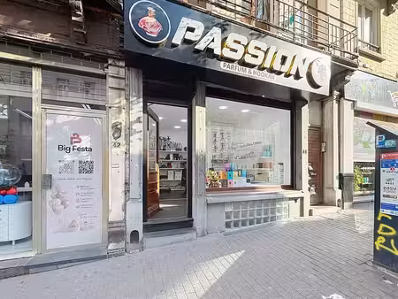 commerce de ± 30 m² à louer – chaussée d’alsemberg