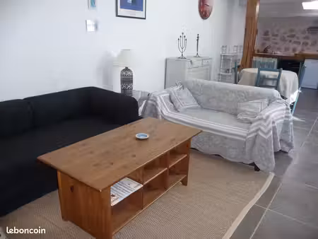 loue duplex dans le village de fayence