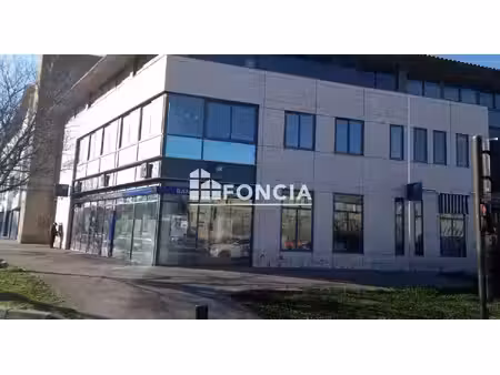 les marches du palais / parking proche tribunal