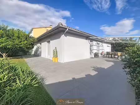 secteur residentiel - villa 3 faces 82 m2 hbts sur 443 m2 d