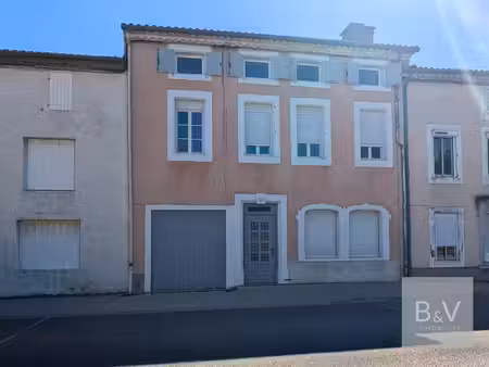 maison de village de caractère avec jardin
