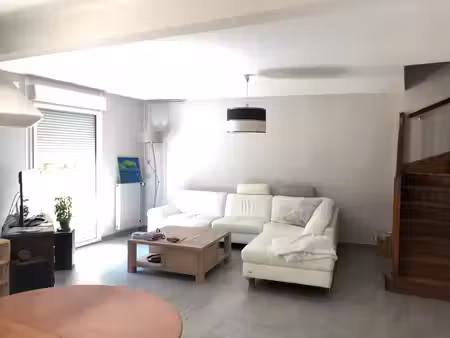 a louer - maison 4 pièces avec jardin et garage secteur camus
