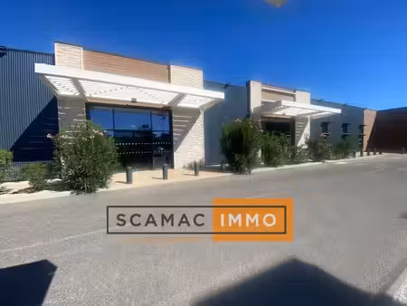 location commerce saint mitre les remparts 13920 954m²