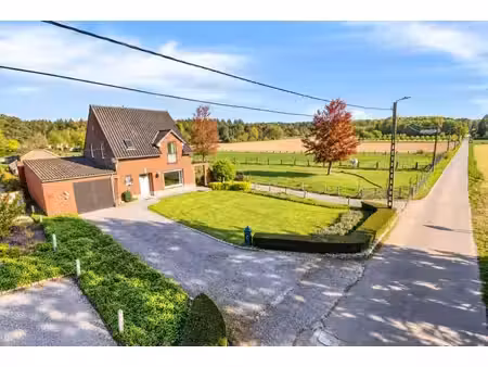 maison avec jardin et dépendance – à louer pour 10 mois