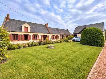 maison de 136m2 avec dépendances  pâture et 8000m2 de terrainà versigny