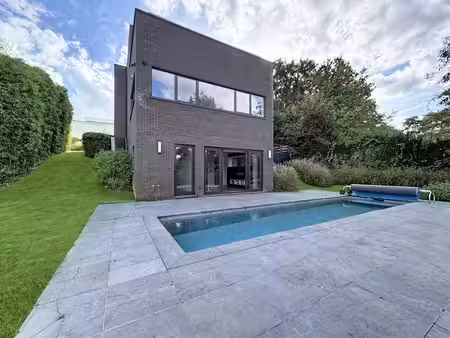 hoeilaart : somptueuse villa avec piscine et pompe à chaleur