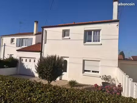 vends maison entièrement rénovée à deux pas des écoles et des commerces aux sables d’olonn