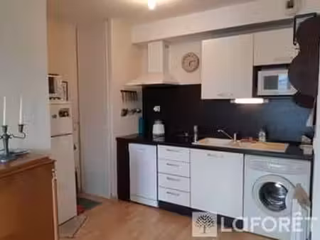 location appartement 2 pièces à guingamp (22200) : à louer 2 pièces / 43m² guingamp