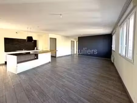 location appartement 4 pièces à lesneven (29260) : à louer 4 pièces / 120m² lesneven