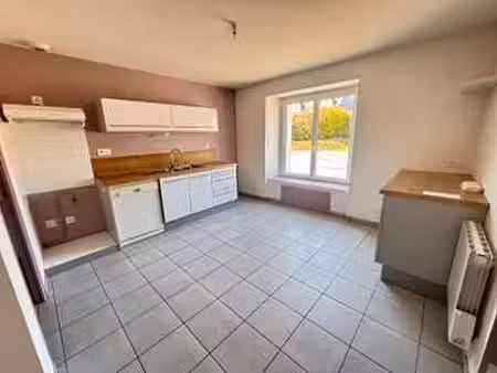 location maison à saint-vran (22230) : à louer / 99m² saint-vran