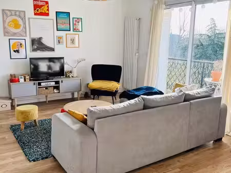 t4 meublé 78 m² – 3 chambres – balcon – dernier étage – mérignac