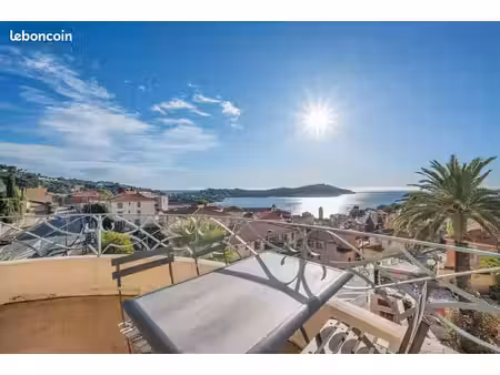 villefranche-sur-mer – 2 pièces de 55 m² avec terrasse et vue exceptionnelle sur la rade