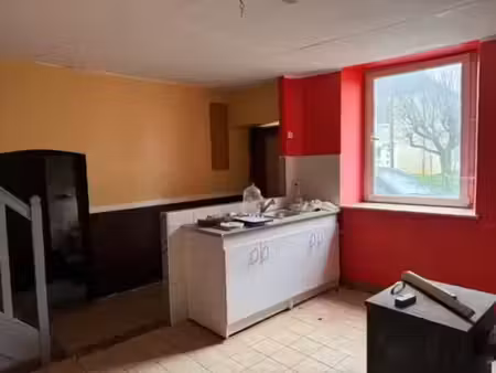 a vendre en exclusivité  proche de la belgique et du luxembourg  une maison de village à r