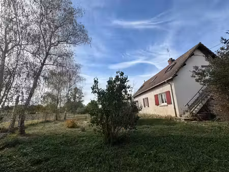 ensemble immobilier avec longère rénovée et nombreuses dépendances
