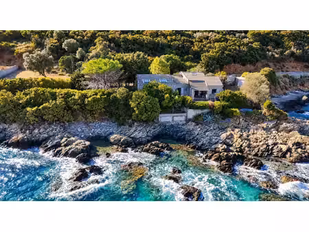 santa severa – luri | une propriété pieds dans l’eau  face à la méditerranée