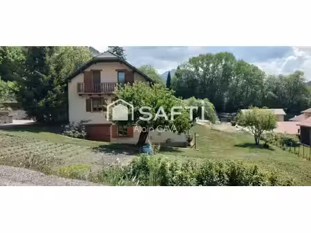 maison de 134m2 (105 m2 loi carrez) sur 1159 m2 de terrain