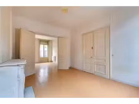location appartement 3 pièces 73.11 m² à lille (59000)  1 019 €