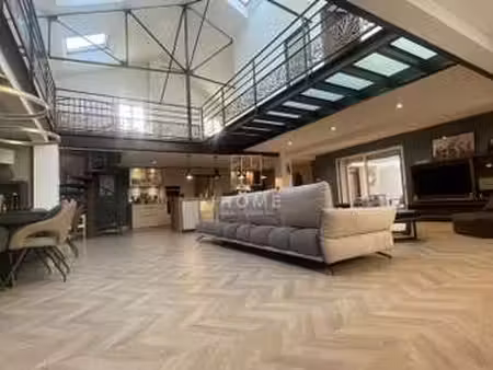 vente demeure d'exception à angers centre (49000) : à vendre / 300m² angers centre