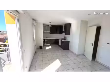 t3 – 53 m² + balcon plein sud – dernier étage