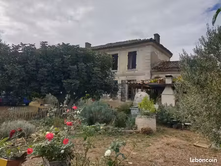 ancienne demeure en pierre