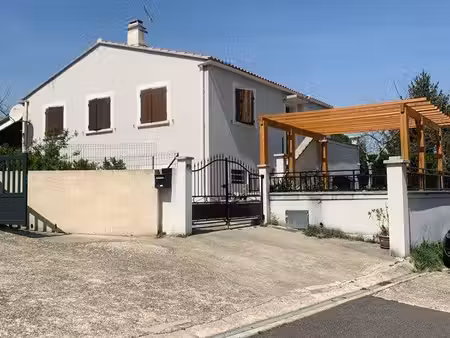 maison lumineuse de 100 m² avec jardin