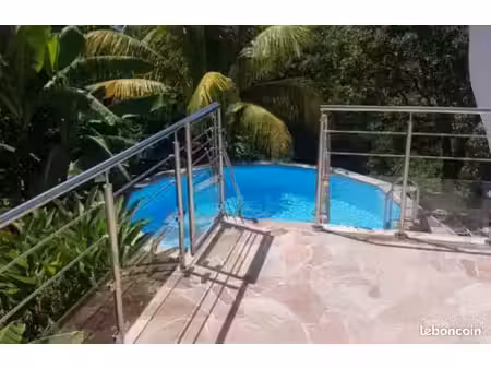 location t4 lumineux / entièrement meublé et équipé / balcon et piscine commune