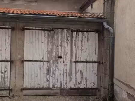 garage à louer – aurillac hypercentre  rue des carmes