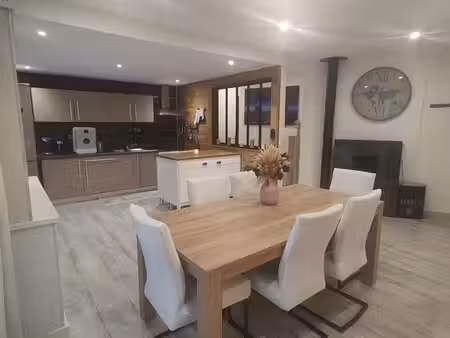 t2 bis duplex meuble situe au centre de geveze - 63 m2