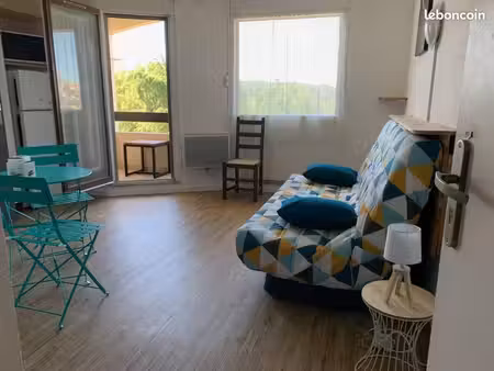 location a l'année studio gréoux les bains