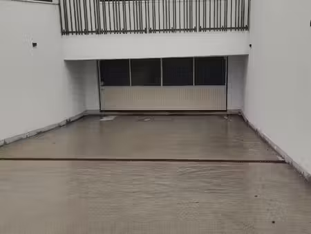 garage à louer 130