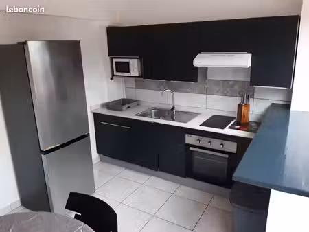 location t3 elégant & cosy / entièrement meublé et équipé / piscine commune