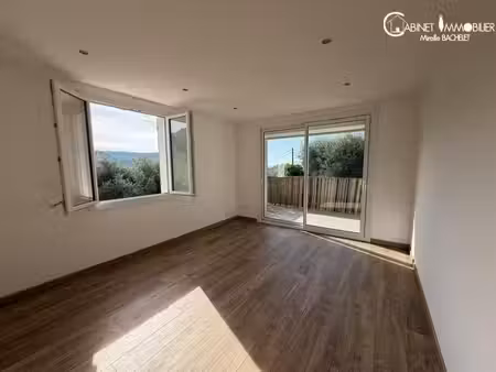 haut de villa t3 + grand jardin avec portail privatif