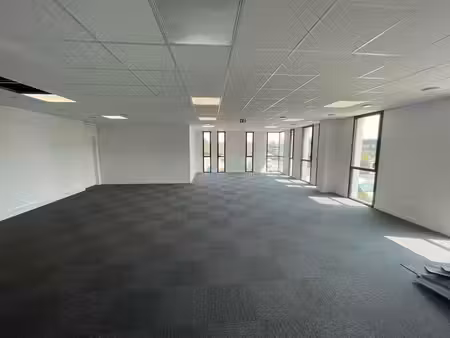 vente bureaux trélazé 49800 129m²