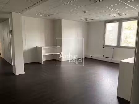 vente bureaux évry-courcouronnes 91000 83m² à 1110m²