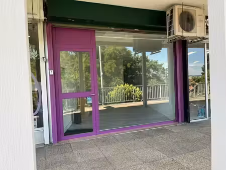 location commerce 93m²