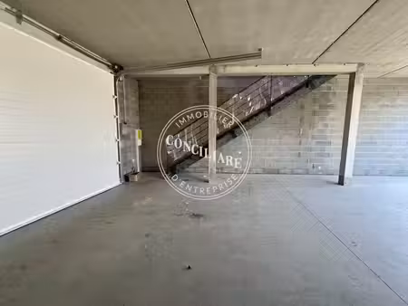 vente entrepôt 128m²