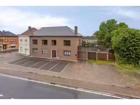 zeer ruim appartement(3slpks) met 2 garages + zolder + tuin